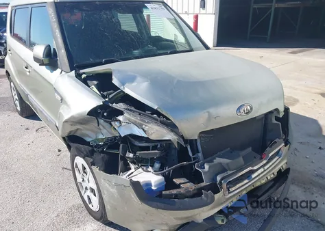 2013 Kia Soul z USA, uszkodzony, nr VIN KNDJT2A5XD7635077